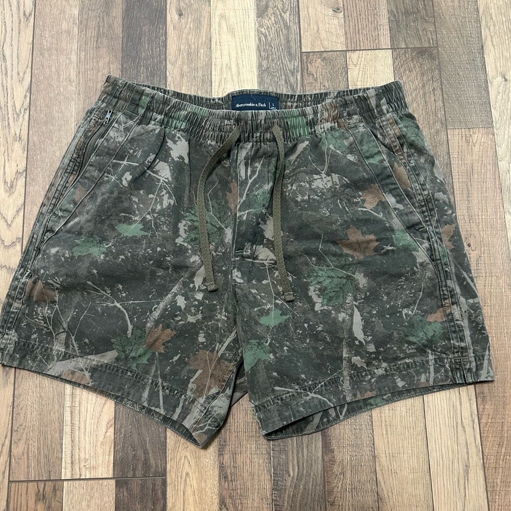 Abercrombie & Fitch Camo Shorts